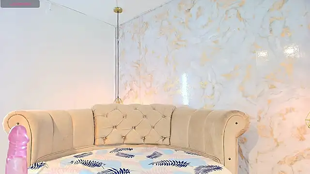 Snapshot of tifanibrown chatting on 02-14-26, 01:30 tifanibrown online show from 02-14-26, 01:30