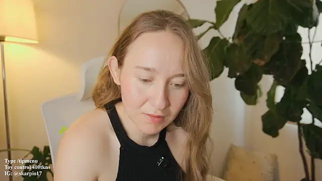 Snapshot of Scarlett_NoirMuse chatting on 02-17-26, 04:35 Scarlett NoirMuse online show from 02-17-26, 04:35