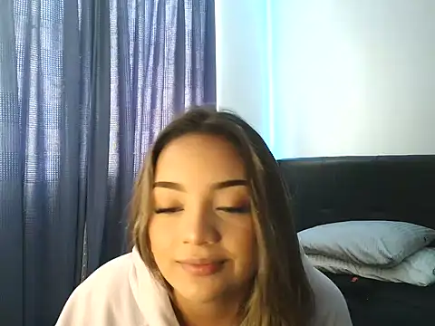 Snapshot of Itsgabyx chatting on 02-18-26, 06:37 Itsgabyx online show from 02-18-26, 06:37