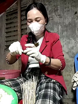 Snapshot of Nuna_689 chatting on 02-08-26, 12:14 Nuna 689 online show from 02-08-26, 12:14