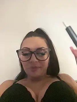 Snapshot of HiddendesireXO01 chatting on 02-16-26, 11:50 HiddendesireXO01 online show from 02-16-26, 11:50