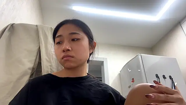 Snapshot of SweetMiaXO chatting on 02-02-26, 10:08 SweetMiaXO online show from 02-02-26, 10:08