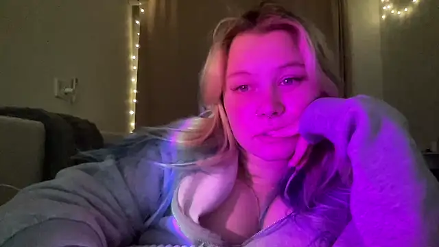 Lulu Di online show from 03-15-26, 06:36