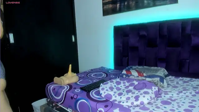 Snapshot of Ninna_Vergara chatting on 02-10-26, 01:32 Ninna Vergara online show from 02-10-26, 01:32