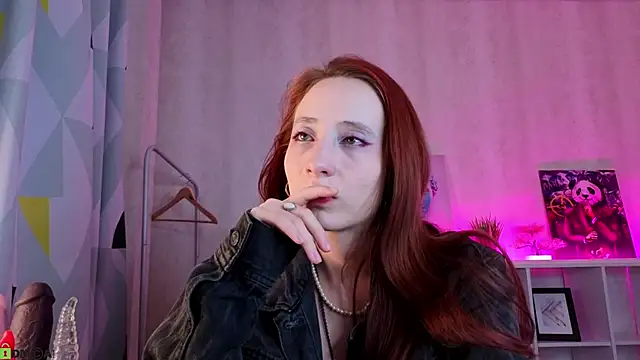 Snapshot of Lea_much chatting on 06-03-26, 06:02 Lea much online show from 06-03-26, 06:02