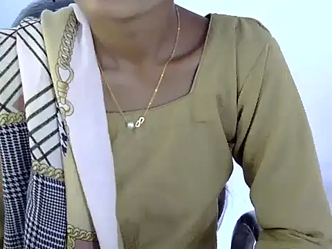 Snapshot of Kulsum_S chatting on 02-25-26, 07:40 Kulsum S online show from 02-25-26, 07:40