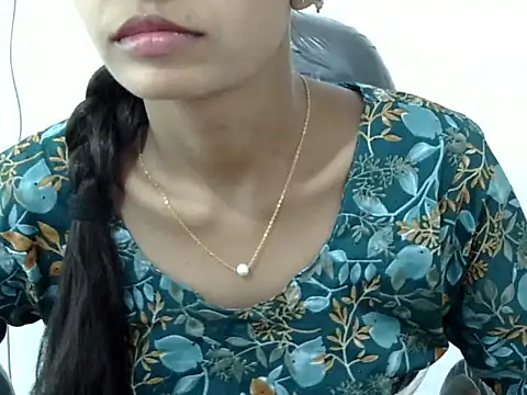 Snapshot of Kulsum_S chatting on 03-02-26, 07:59 Kulsum S online show from 03-02-26, 07:59