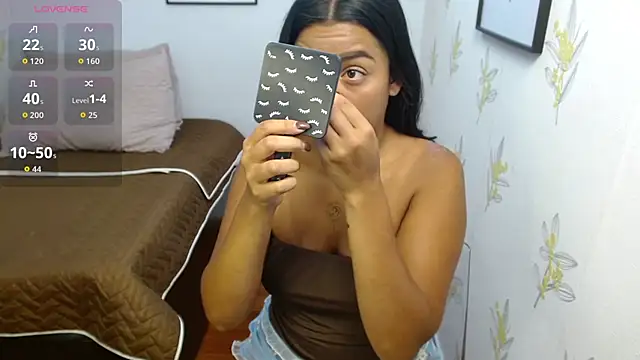 Laia white online show from 04-09-26, 11:59