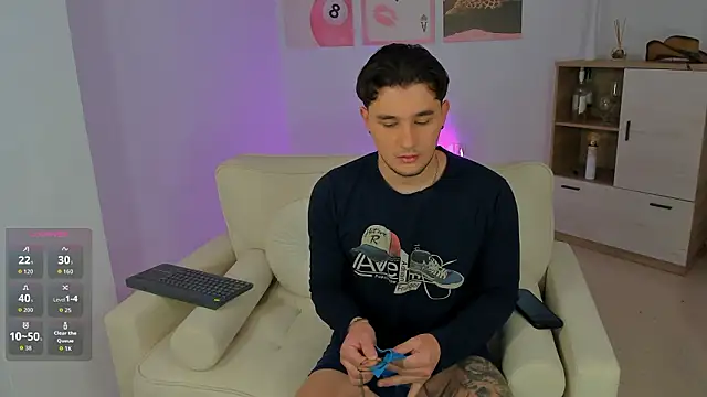 Snapshot of Massimo_Fiore chatting on 02-21-26, 02:56 Massimo Fiore online show from 02-21-26, 02:56