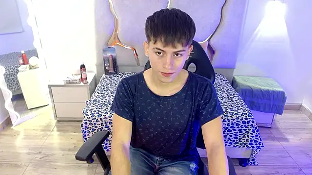 EVAN TAY online show from 02-07-26, 02:48