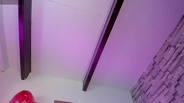 Snapshot of DREAMBOO_ chatting on 02-17-26, 02:52 DREAMBOO online show from 02-17-26, 02:52