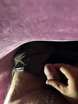 Snapshot of hardlysuck chatting on 01-31-26, 07:11 hardlysuck online show from 01-31-26, 07:11