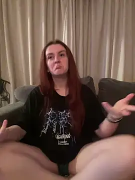 Snapshot of PoppySlut6999 chatting on 02-20-26, 09:48 PoppySlut6999 online show from 02-20-26, 09:48