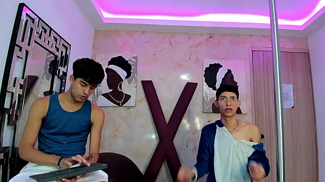 Snapshot of PRETTY_COCK1 chatting on 02-11-26, 07:13 PRETTY COCK1 online show from 02-11-26, 07:13