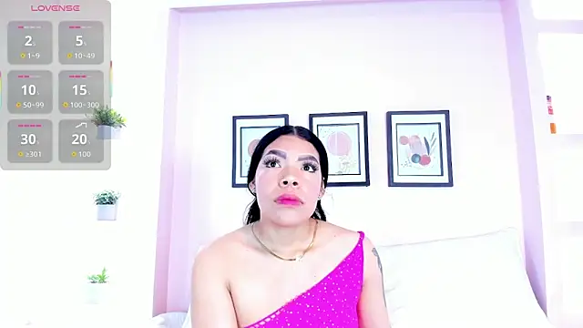 Snapshot of Sophia_Salem chatting on 02-04-26, 12:00 Sophia Salem online show from 02-04-26, 12:00