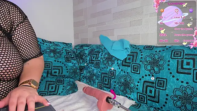 Snapshot of Julieta_jane_ss chatting on 02-19-26, 12:06 Julieta jane ss online show from 02-19-26, 12:06