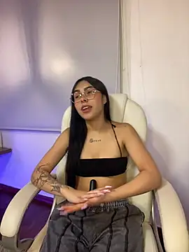 Snapshot of scarlett_pinkk1 chatting on 03-03-26, 05:02 scarlett pinkk1 online show from 03-03-26, 05:02