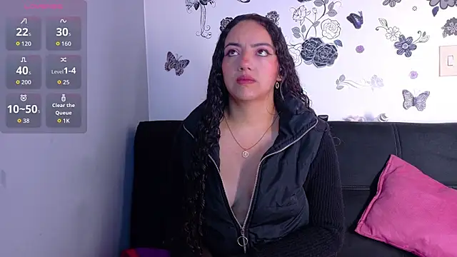 Snapshot of emiily_curly chatting on 02-05-26, 11:04 emiily curly online show from 02-05-26, 11:04