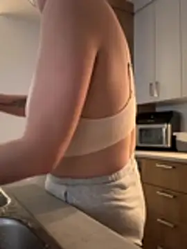 Snapshot of SpicyNatashaXO chatting on 02-22-26, 12:12 SpicyNatashaXO online show from 02-22-26, 12:12