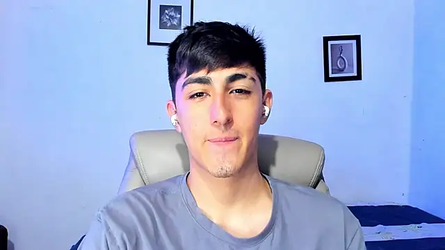 Snapshot of babyted272 chatting on 02-05-26, 06:51 babyted272 online show from 02-05-26, 06:51