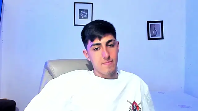 Snapshot of babyted272 chatting on 03-04-26, 01:22 babyted272 online show from 03-04-26, 01:22