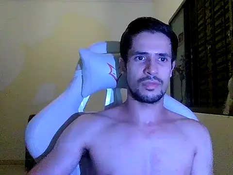 Snapshot of Cshunderlick chatting on 02-18-26, 04:52 Cshunderlick online show from 02-18-26, 04:52