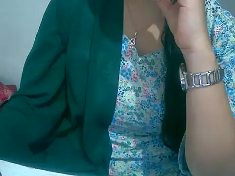 Snapshot of Cute_Aliyaa chatting on 02-28-26, 07:53 Cute Aliyaa online show from 02-28-26, 07:53