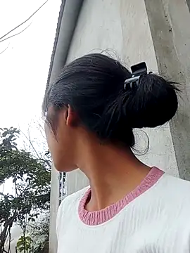 Snapshot of Hoa-tuylip chatting on 02-04-26, 02:28 Hoa-tuylip online show from 02-04-26, 02:28