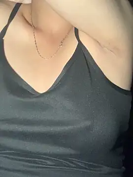 Snapshot of Hoa-tuylip chatting on 02-15-26, 12:58 Hoa-tuylip online show from 02-15-26, 12:58