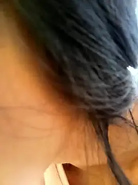 Snapshot of Hoa-tuylip chatting on 03-02-26, 08:43 Hoa-tuylip online show from 03-02-26, 08:43