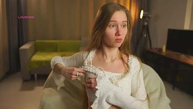 Snapshot of SharaNewbern chatting on 02-03-26, 02:11 SharaNewbern online show from 02-03-26, 02:11