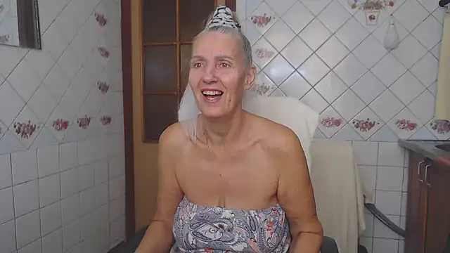 Snapshot of lukerya chatting on 01-02-25, 07:33 lukerya online show from 01-02-25, 07:33