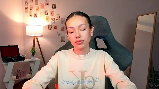 Snapshot of nexorine chatting on 02-12-26, 01:17 nexorine online show from 02-12-26, 01:17