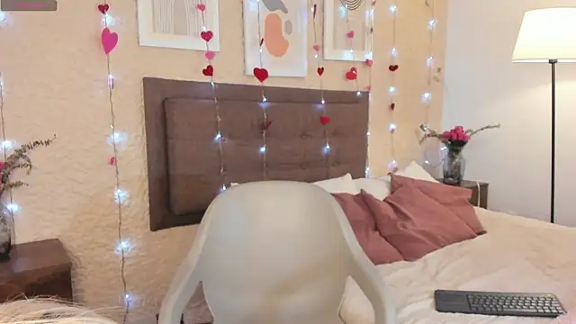 Snapshot of SalomeStorm_ chatting on 02-21-26, 05:03 SalomeStorm online show from 02-21-26, 05:03