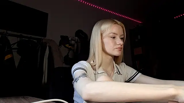 Snapshot of ChongTreece chatting on 02-07-26, 06:17 ChongTreece online show from 02-07-26, 06:17