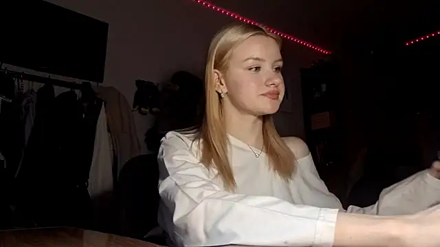 Snapshot of ChongTreece chatting on 02-15-26, 06:10 ChongTreece online show from 02-15-26, 06:10