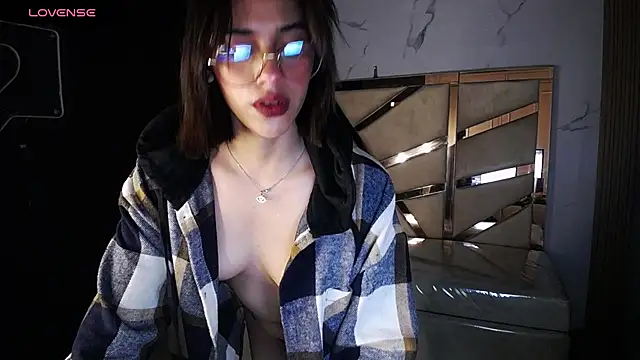 Snapshot of Skaller_james_a chatting on 02-04-26, 12:44 Skaller james a online show from 02-04-26, 12:44