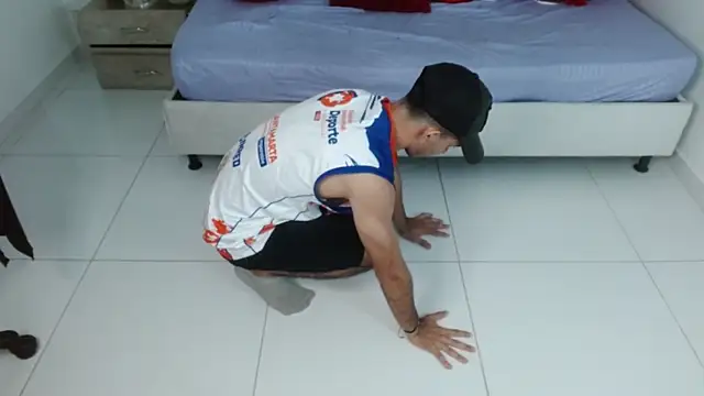 Snapshot of Caius_fox chatting on 02-24-26, 11:19 Caius fox online show from 02-24-26, 11:19