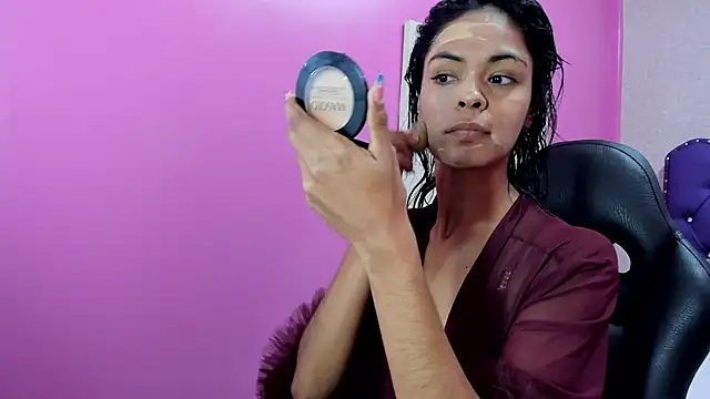 Tiara Latina online show from 02-06-26, 11:41