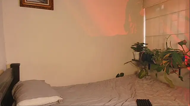 Snapshot of slowburnmystic chatting on 02-26-26, 10:31 slowburnmystic online show from 02-26-26, 10:31