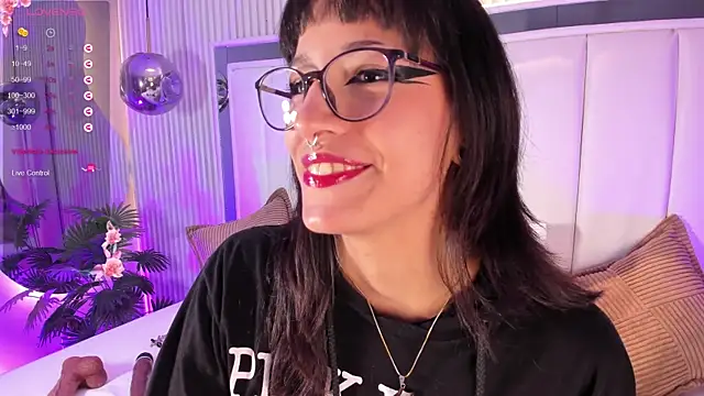 Snapshot of ViolettaColinss chatting on 02-25-26, 11:42 ViolettaColinss online show from 02-25-26, 11:42