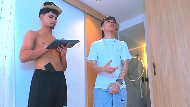 TheBatMansion online show from 02-10-26, 04:22