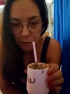 Snapshot of kuramaqueen chatting on 02-10-26, 06:39 kuramaqueen online show from 02-10-26, 06:39