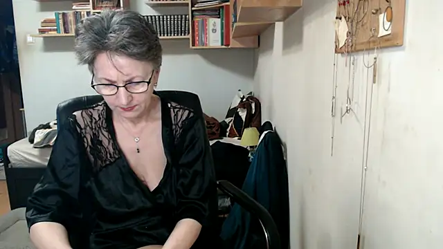 katemodel online show from 11-11-25, 08:14