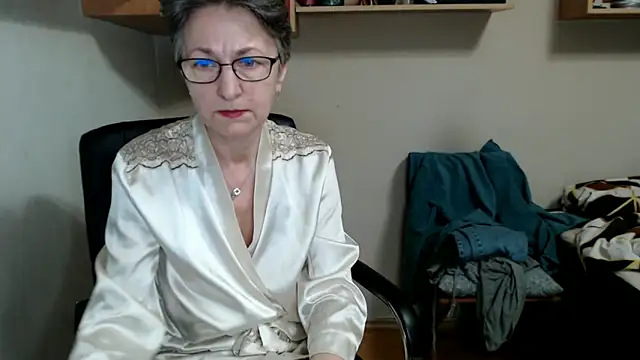 katemodel online show from 11-14-25, 06:01