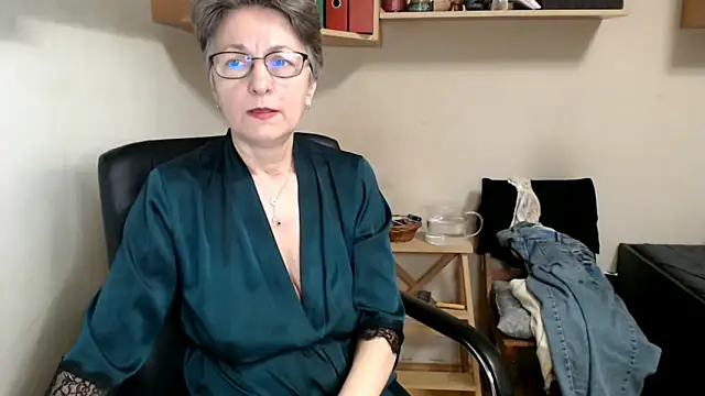 katemodel online show from 11-21-25, 08:13