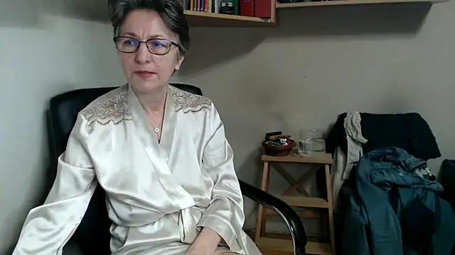 katemodel online show from 12-14-25, 07:47