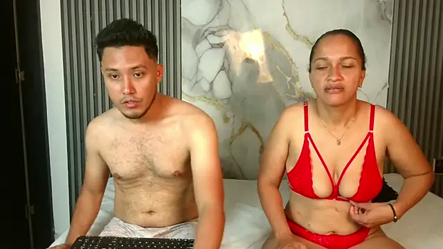 Snapshot of LunandCarlos chatting on 02-20-26, 02:28 LunandCarlos online show from 02-20-26, 02:28