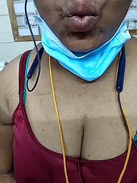 Snapshot of TamilSembaruthi143 chatting on 02-20-26, 10:49 TamilSembaruthi143 online show from 02-20-26, 10:49