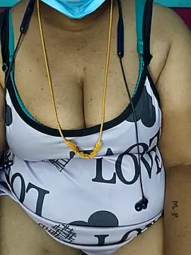 Snapshot of TamilSembaruthi143 chatting on 02-20-26, 10:54 TamilSembaruthi143 online show from 02-20-26, 10:54